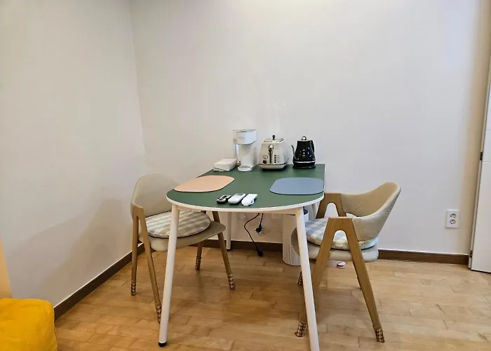 Gangnam Yeoksam Station Full-option Remodeling New House Vakantiehuis